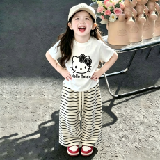 批发女童<b class='q'>夏</b><b class='q'>装</b>套<b class='q'>装</b>新款儿童卡通短袖<b class='q'>T</b><b class='q'>恤</b>条纹阔腿<b class='q'>裤</b><b class='q'>两件套</b>宝宝休闲洋气