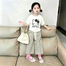 批发韩系女童<b class='q'>休闲</b><b class='q'>套装</b>儿童卡通印花<b class='q'>T</b><b class='q'>恤</b>条纹阔腿<b class='q'>裤</b><b class='q'>宝宝</b>夏<b class='q'>装</b>爆款两件套