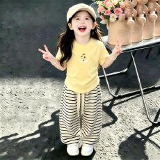 批发<b class='q'>童装</b>中大童韩系甜妹卡通印花上衣+条纹休闲裤宝宝夏装爆款套装ins