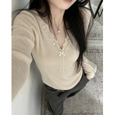 批发2026秋季新款法式V领蕾丝拼接针织衫女长袖修身毛衣打底衫