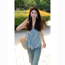 批发度假风气质小众V领娃娃衫女装2025夏季新款<b class='q'>时尚</b>蓝色漂亮吊带上衣