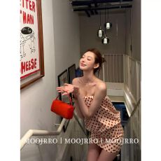 批发红色波点抹胸连衣裙女夏季修身褶皱收腰包臀裙性感辣妹短裙