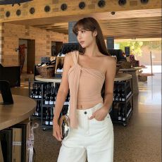 批发美式复古设计感单肩吊带背心女<b class='q'>春</b>夏新款外穿抹胸修身短款露肩上衣