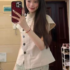批发设计感立领短袖<b class='q'>衬衫</b>女夏季穿搭超火减龄气质<b class='q'>衬衣</b><b class='q'>修身</b>显瘦漂亮上衣