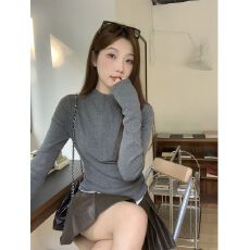 黑色假两件V领长袖t恤女秋季打底衫内搭修身显瘦外穿上衣 上新款