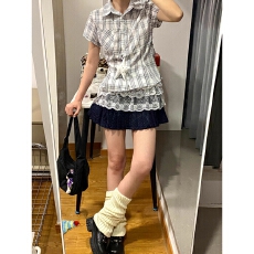批发美式复古小个子<b class='q'>格子</b>短袖<b class='q'>衬衫女</b>新款小众显瘦上衣设计感