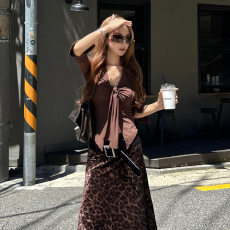 批发美拉德扭结绑带长袖打底T恤女春秋新款高级感修身显瘦内搭上衣