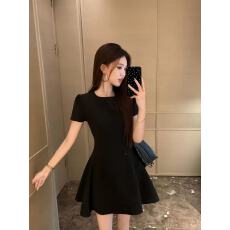 批发气质小个子显高短袖<b class='q'>连衣裙</b>女2025新款爆款<b class='q'>夏</b>季高级感收腰a字裙子