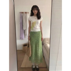 批发夏日漂亮绿色碎花半衣裙子女夏季2026新款小个子气质穿搭