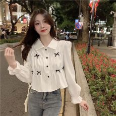 批发法式蝴蝶结泡泡袖<b class='q'>衬衫</b>女高级设计感小众秋季甜美别致韩系短款上衣