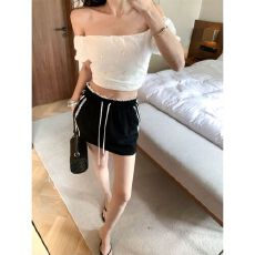 批发法式白色一字肩<b class='q'>T</b><b class='q'>恤</b>设计感花朵<b class='q'>衬衫</b>女夏季纯欲风<b class='q'>修身</b>显瘦短款上衣