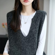 批发时髦叠穿V领重工<b class='q'>亮片</b>针织衫<b class='q'>背心</b>马甲女坎肩外套宽松无袖毛衣秋冬