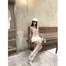 批发2026<b class='q'>春</b>季新款甜美可爱气质辣妹小众纯欲吊带上衣配短裙巨好看套装