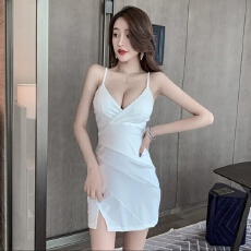 批发低胸深V吊带短裙女交叉褶皱收腰开叉 包臀紧身<b class='q'>夜店</b><b class='q'>连衣裙</b>