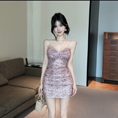 批发性感V领低胸辣妹纯欲气质短款波点网纱包臀收 腰打底吊带<b class='q'>连衣裙</b>