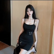 批发细吊带方领包臀短裙网纱蝴蝶刺绣装饰 弹力修身紧身短连衣裙