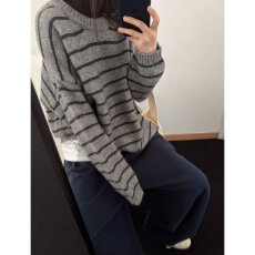批发档口上新 2026年秋冬新款韩系慵懒风宽松条纹圆领针织毛衣女装