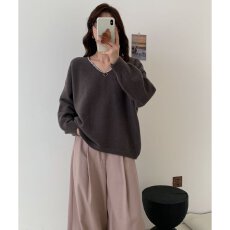 批发档口上新 2026年秋冬新款慵懒风宽松长袖V领纯色针织毛衣女装