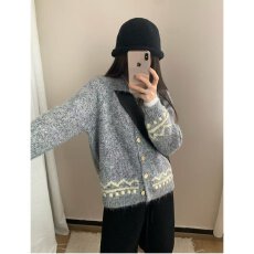 批发档口上新 2026年秋季新款<b class='q'>女装</b>宽松落肩翻领针织开衫提花毛衣<b class='q'>外套</b>