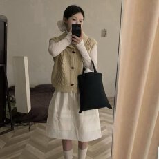 批发档口上新 2026年秋冬慵懒风翻领麻花针织马甲女宽松百搭毛衣坎肩