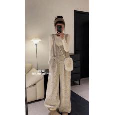 批发2026秋冬新款<b class='q'>孕妇装</b>女背带裤阔腿裤直筒裤宽松<b class='q'>百搭</b>休闲时尚潮流
