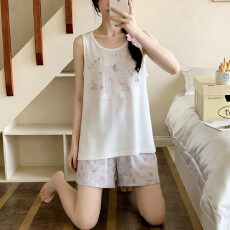 批发秋雅莉-<b class='q'>夏季</b><b class='q'>睡衣</b>女爆款家居服-白花朵小猫咪背心紫花裤双短15.5元