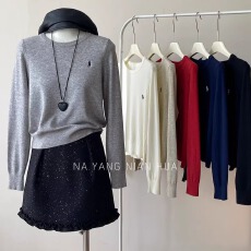 批发日韩系复古小马刺绣简约长袖针织衫女春洋气内外叠穿百搭打底上衣