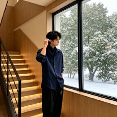 批发秋冬藏青色双层领叠穿<b class='q'>衬衫</b>高级感宽<b class='q'>长袖</b><b class='q'>衬衣</b>休闲潮流男生痞帅上衣