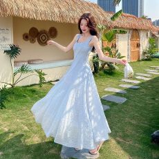 批发法式蓝色方领吊带连衣裙女夏海边度假气质高级感收腰显瘦蓬蓬长裙