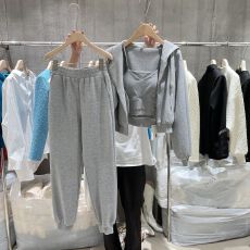 批发秋季新款时尚休闲<b class='q'>运动服</b>套装女长袖连帽外套洋气背心束脚裤三件套
