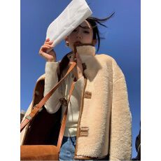 批发皮毛一体可双面穿羊羔毛<b class='q'>外套</b>女小个子时尚气质加厚短款麂皮绒上衣