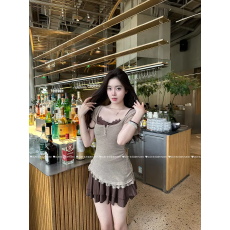 批发辣妹穿搭复古蕾丝拼接吊带气质连衣裙特别漂亮掐腰小裙子2026<b class='q'>夏</b>季