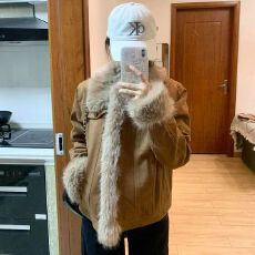 批发2026新款美拉德复古棕色韩系外套女秋冬加厚短款拼接毛毛上衣棉服