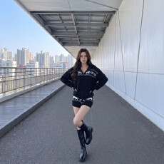 批发实拍 黑色连帽毛衣女<b class='q'>冬</b>修身显瘦针织开衫外套