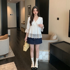 批发实拍 蕾丝花边v领小上衣女短款<b class='q'>中袖</b>蕾丝衫