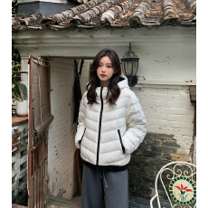 批发实拍 排骨撞色连帽羽绒服女