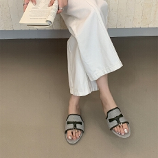 老钱风金属锁扣草编一字拖女外穿2026夏季新款皮质穆勒鞋沙滩凉拖