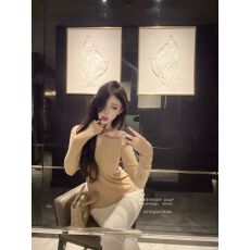 批发260克人棉纯欲挂脖辣妹<b class='q'>T</b><b class='q'>恤</b>女秋季烫钻设计感修身露肩咖色长袖上衣