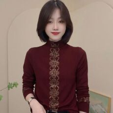 批发德绒洋气烫钻半高领长袖上衣女秋季新款<b class='q'>妈妈</b>装时尚气质显瘦打底衫