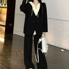 批发已出货春秋季新款长袖拼接假两件连帽上衣宽松<b class='q'>大码</b>遮肚长裤套装女