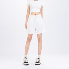 批发大码<b class='q'>女</b>装2026夏季高腰设计感直筒<b class='q'>牛仔</b><b class='q'>短裤</b>胖mm宽松显瘦阔腿五分裤