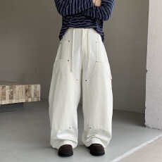 批发<b class='q'>男士</b>美式潮牌小众多口袋抽绳奶白设计款拼接工装弯刀牛仔<b class='q'>长裤</b>