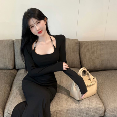 批发甜辣风氛围感内搭打底裙女秋冬配大衣收腰绝美<b class='q'>气质</b>别致挂脖<b class='q'>连衣裙</b>