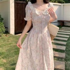 批发海边度假甜美泡泡袖碎花<b class='q'>连衣裙</b>女夏季温柔风公主裙收腰蓬蓬长裙子