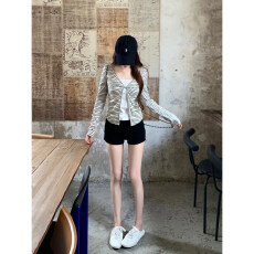 批发白底黑条纹假两件长袖<b class='q'>t</b><b class='q'>恤</b>女秋季韩系修身高级显瘦短款上衣