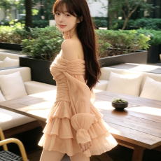批发辣妹性感一字肩<b class='q'>连衣裙</b>女春季2026新款纯欲风收腰显瘦露肩蛋糕短裙