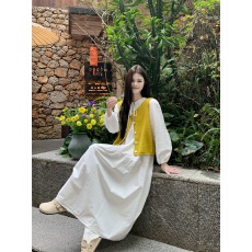 批发温柔风纯色长袖<b class='q'>连衣裙</b>2026新款