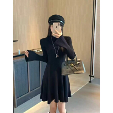 批发高级感连衣裙子女秋<b class='q'>冬</b>季2026新款超火韩系穿搭一整套装学院风长裙