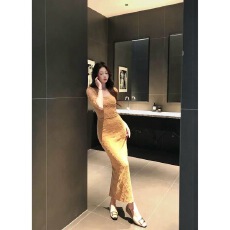 纯欲方领七分袖蕾丝拼接连衣裙秋冬女装新款修身显瘦气质开叉裙子