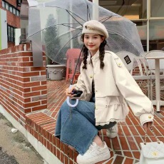 批发卡其色蕾丝拼接小个子短外套女小个子2026春新款工装收腰立领风衣